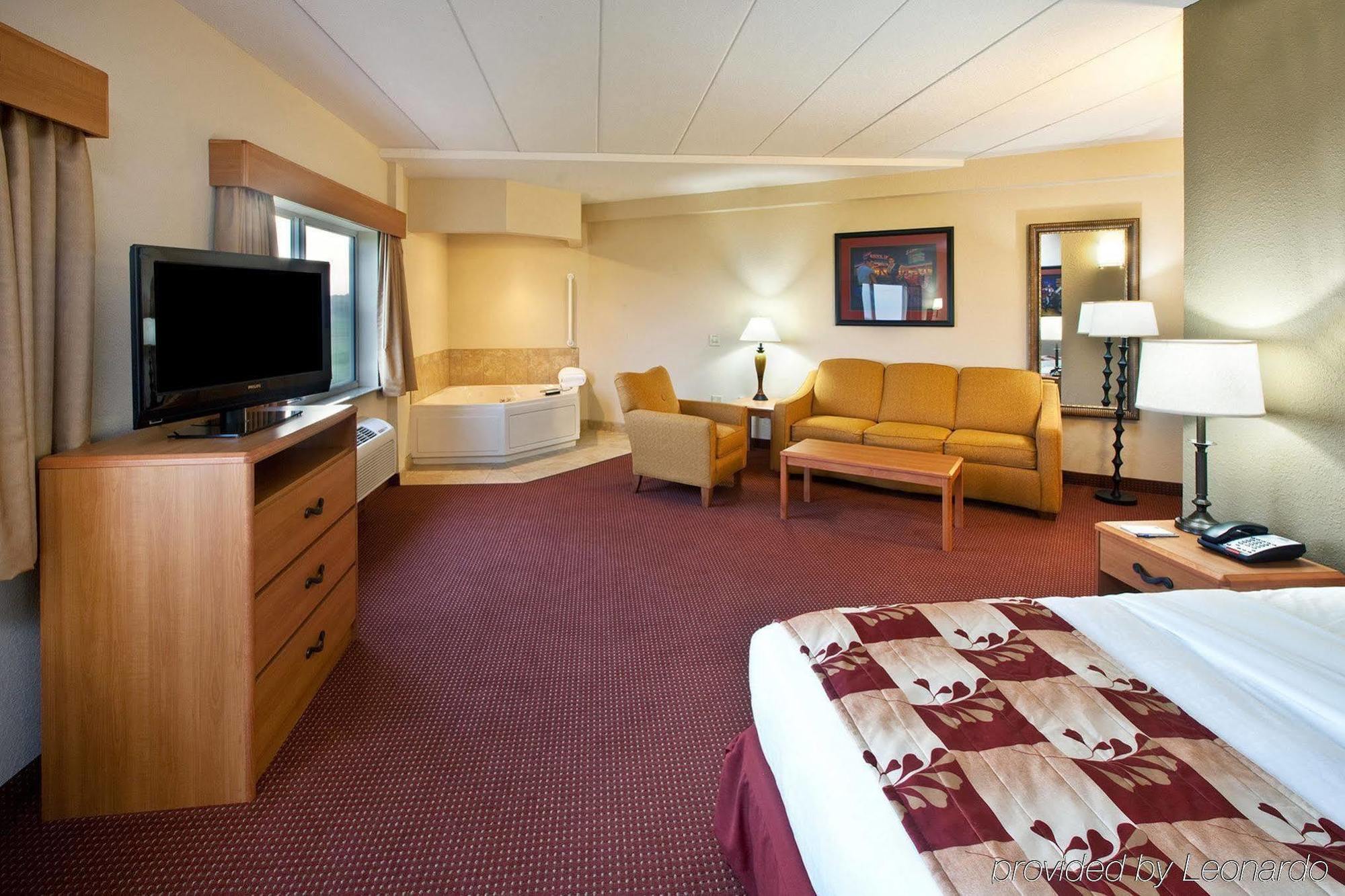 Hotel Americinn By Wyndham 3*